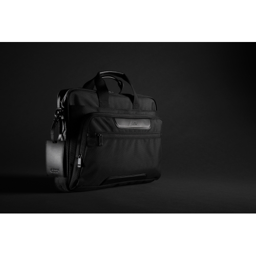 Сумка для ноутбука Swiss Peak Voyager из RPET AWARE™, 15,6"
