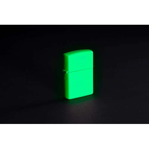 Зажигалка Zippo Classic с покрытием Glow In The Dark, латунь/сталь, белая, матовая, 38x13x57 мм