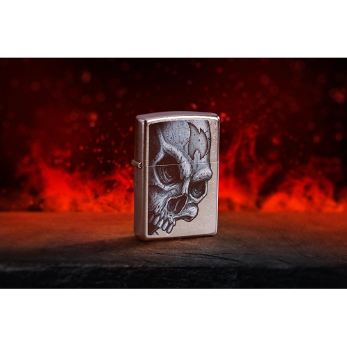Зажигалка ZIPPO Skull and Flame с покрытием Street Chrome, латунь/сталь, серебристая, матовая, 38x13