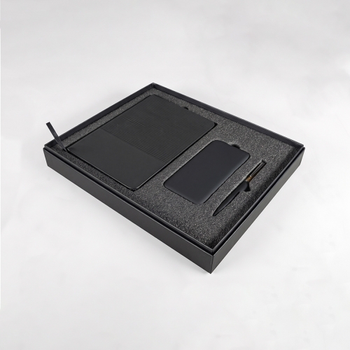 Набор подарочный RIFF: ежедневник, ручка и power bank в коробке с ложементом
