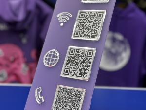 Изготовление настольных информационных табличек