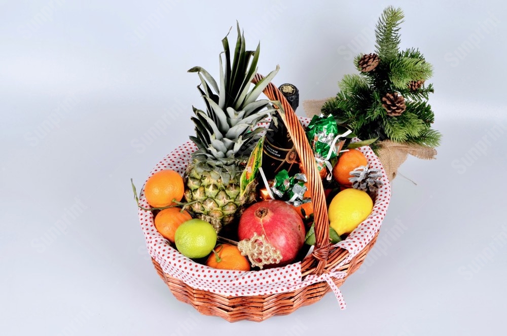 Ручная комплектация подарочных корзин
