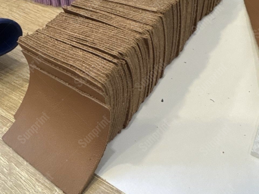 Коричневые заготовки бирок из натуральной кожи фигурной формы